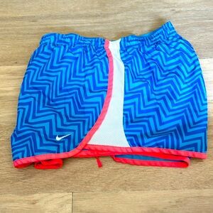 Nike drifit shorts L